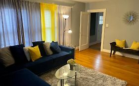 2Nd Level Duplex, Downtown Houston Near Toyota Center, Smoking Allowed On Balcony!